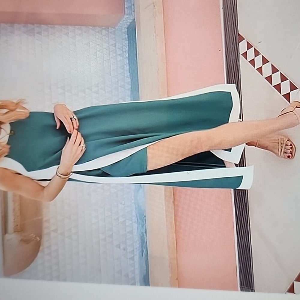 Hoovever 2 Piece Set.  Maxi Dree With Seperate Matching Shorts. NWOT